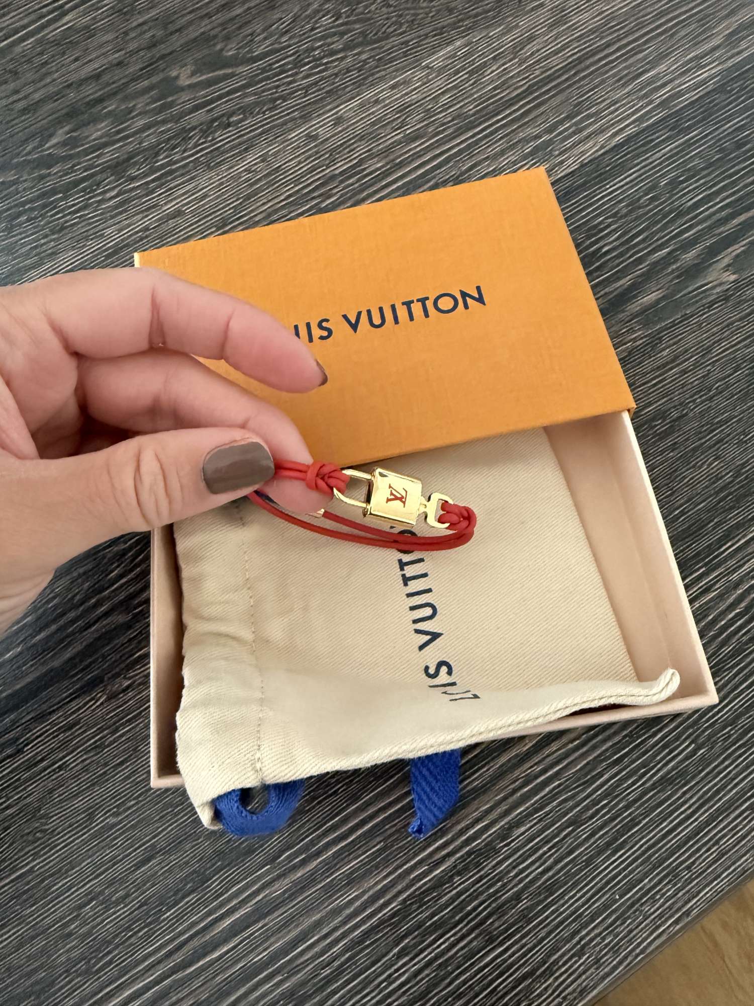 Naramek Louis Vuitton