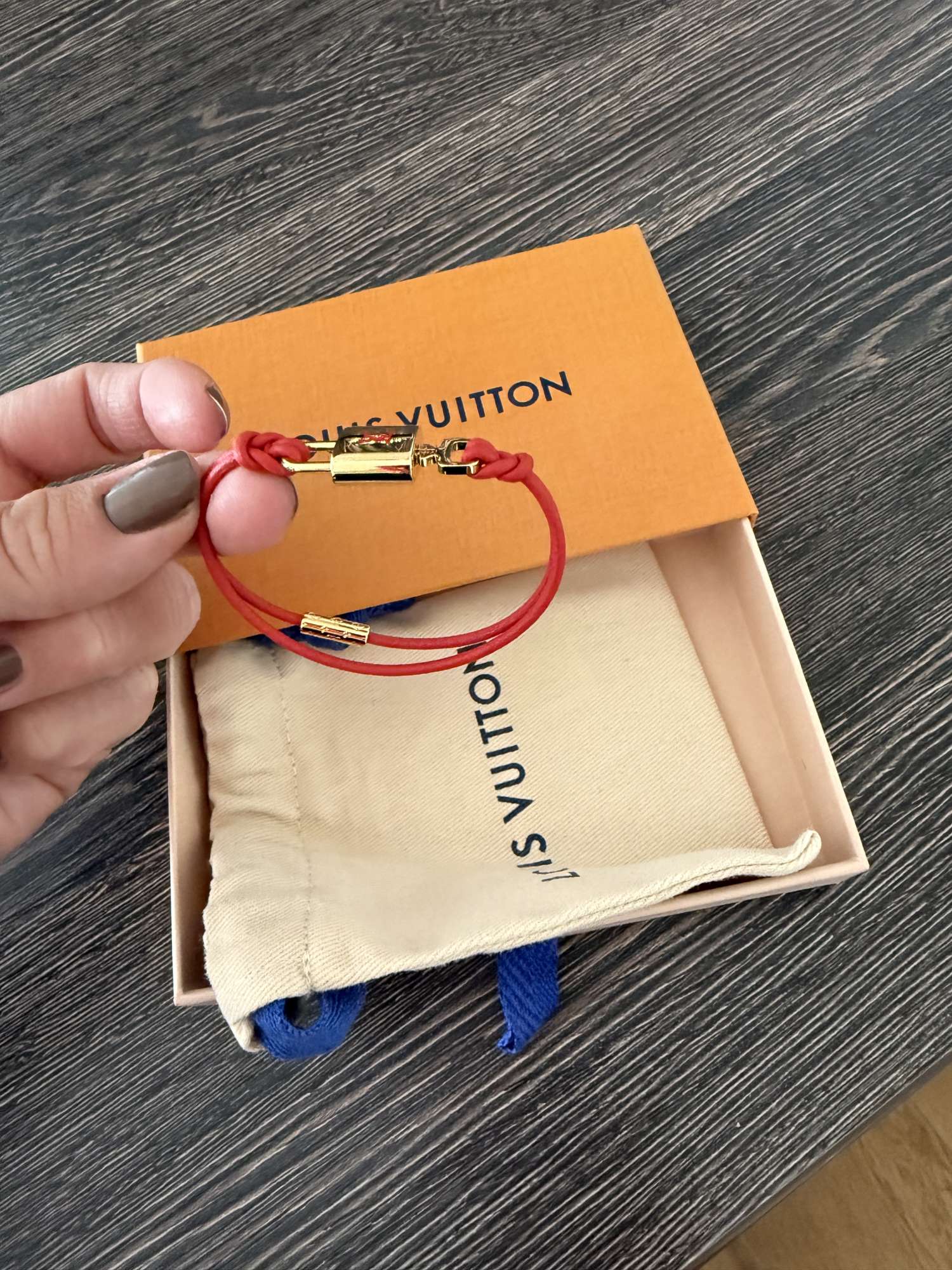 Naramek Louis Vuitton