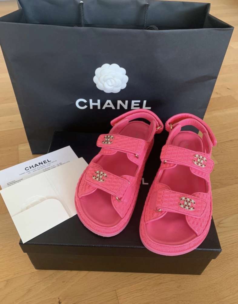 Chanel sandalky