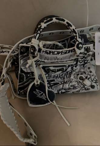 https://www.vipluxury.sk/Neo cagole city XS Balenciaga