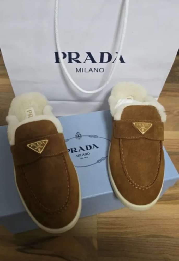 Prada šľapky