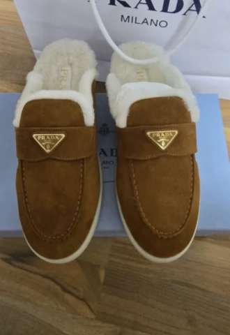 https://www.vipluxury.sk/Prada šľapky