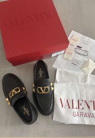 https://www.vipluxury.sk/Valentino Garavani loafers