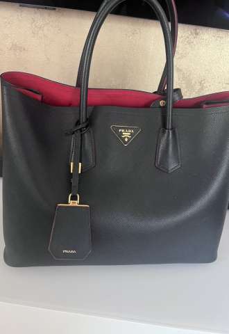 https://www.vipluxury.sk/Kabelka Prada Double Bag