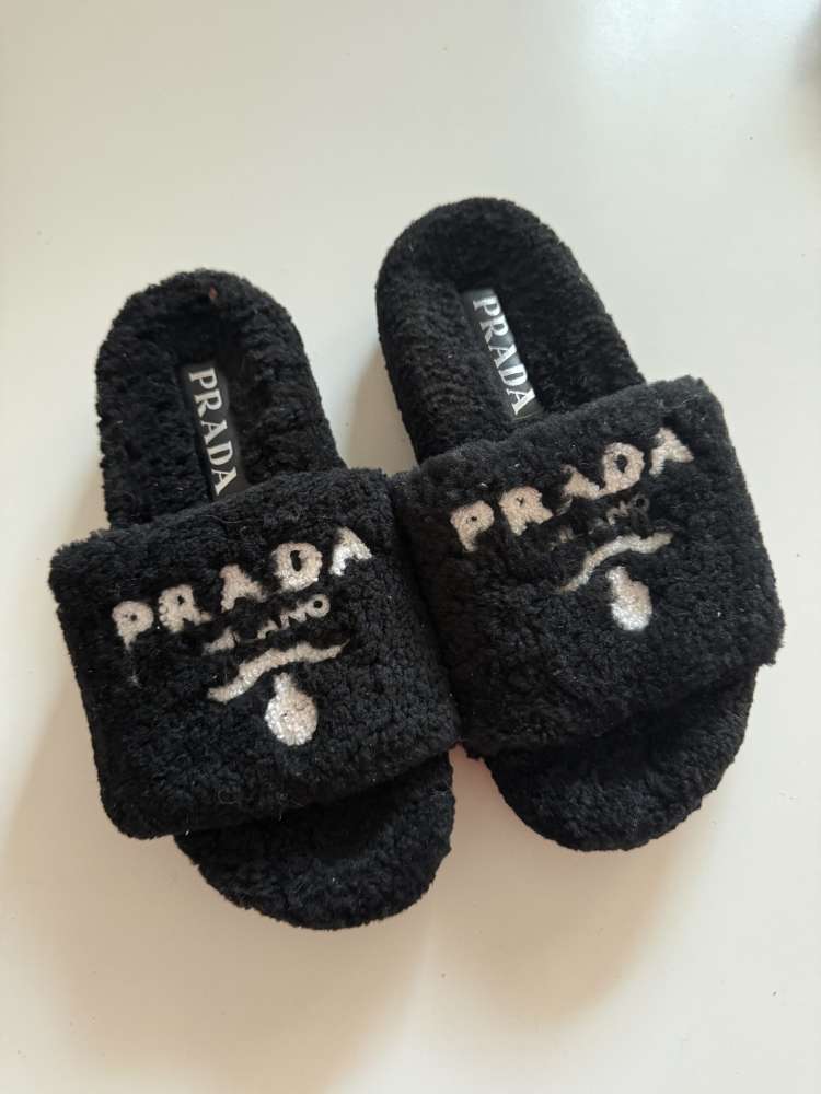 Prada šľapky 37