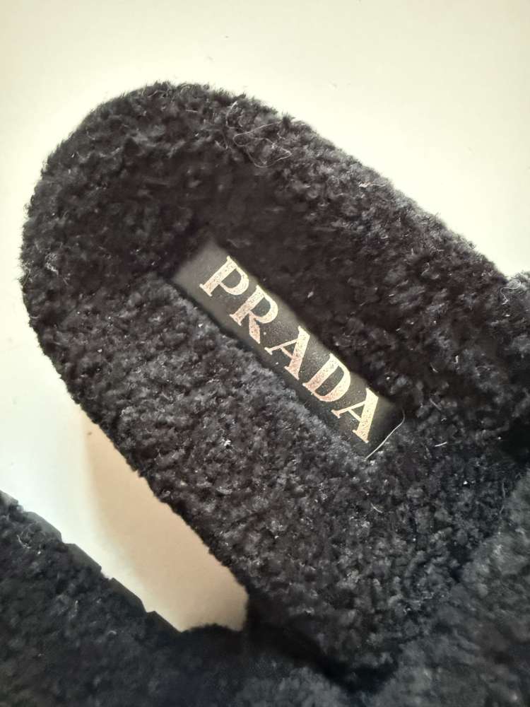 Prada šľapky 37
