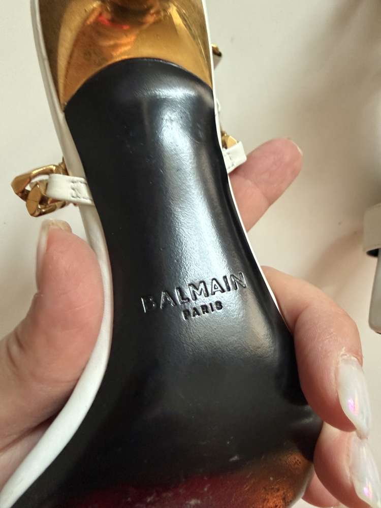Balmain sandále 35
