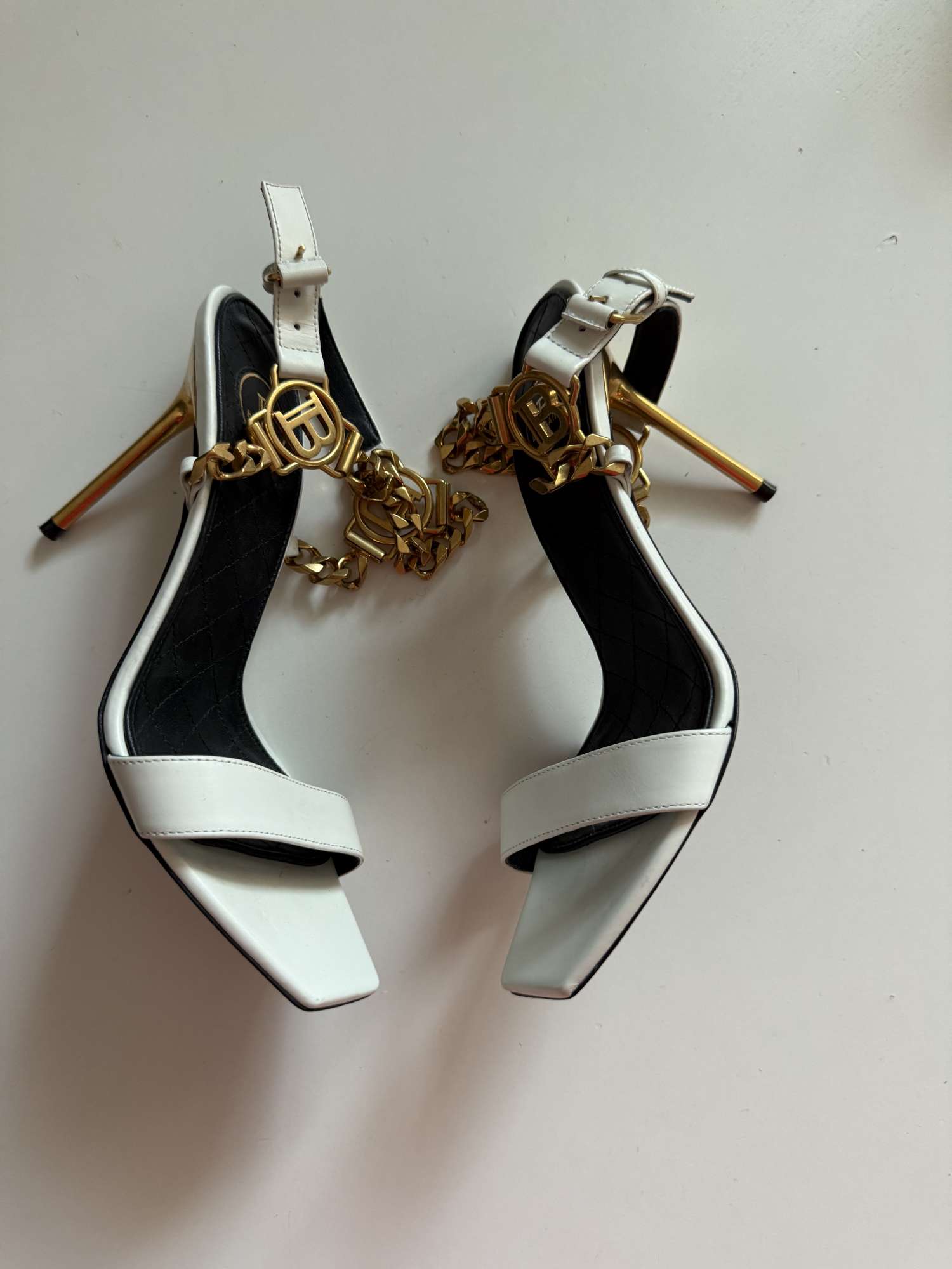 Balmain sandále 35