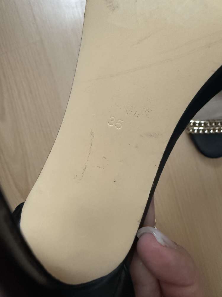 Guess sandálky 35