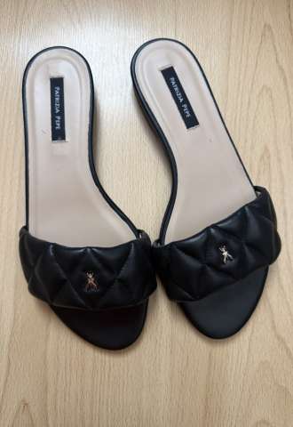 https://www.vipluxury.sk/Nenosené šľapky Patrizia Pepe 36