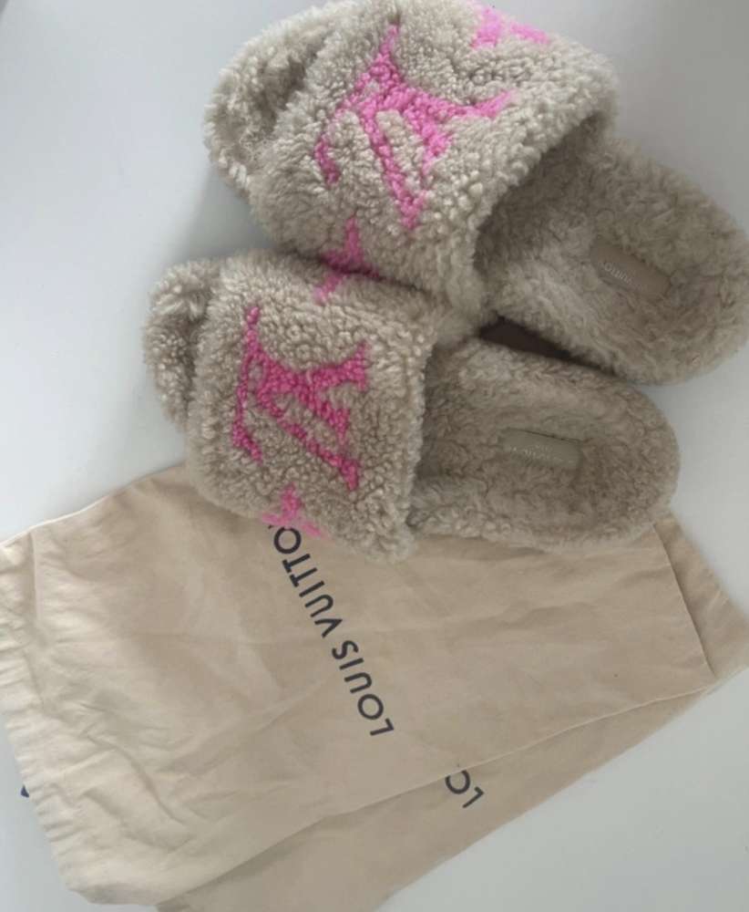 Louis Vuitton šľapky