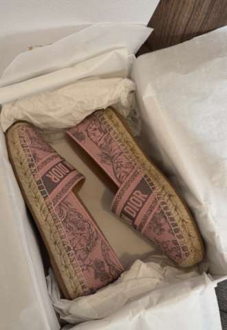 https://www.vipluxury.sk/Door espadrille