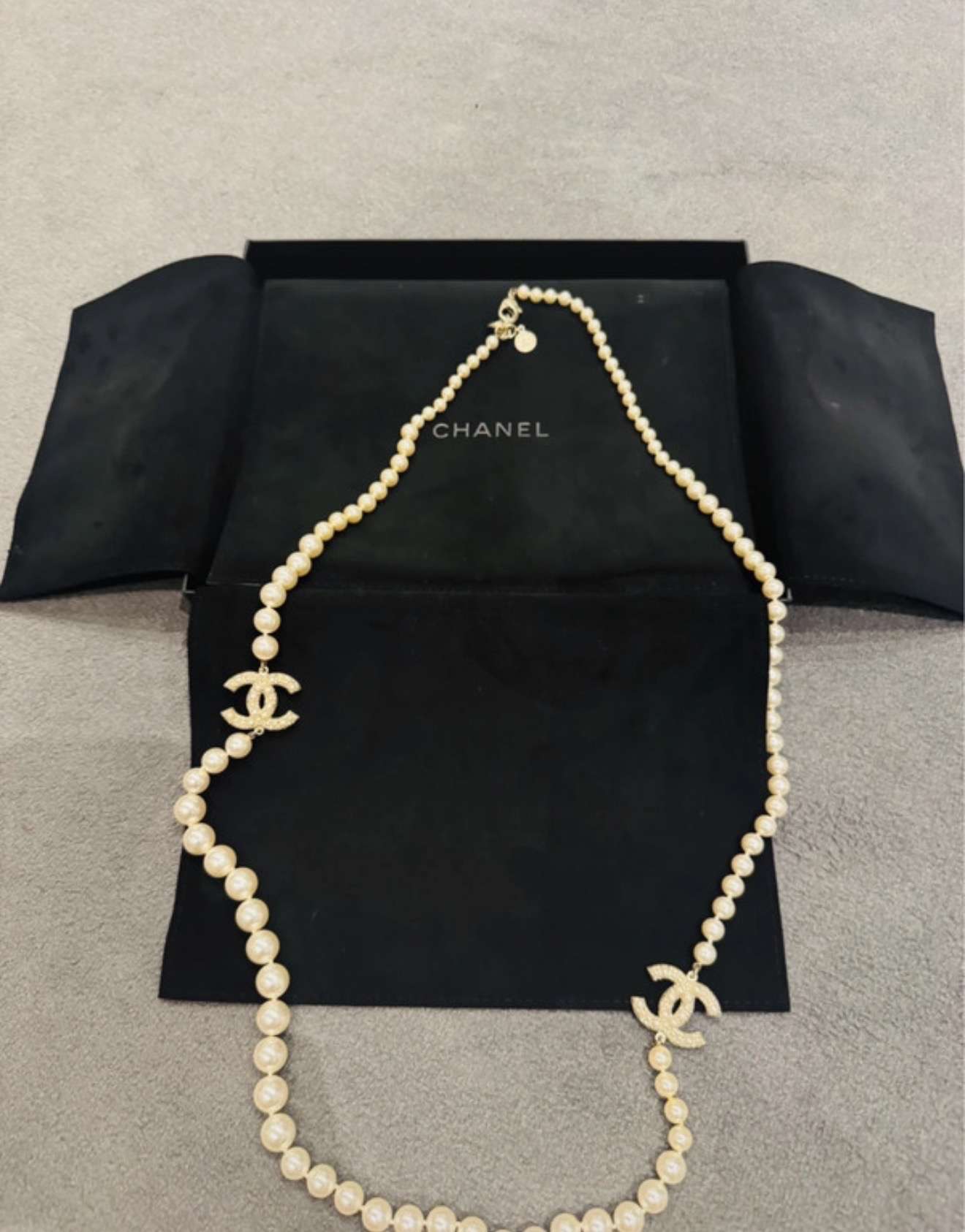 Chanel perly