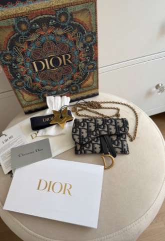 https://www.vipluxury.sk/Dior mincovnik clutch