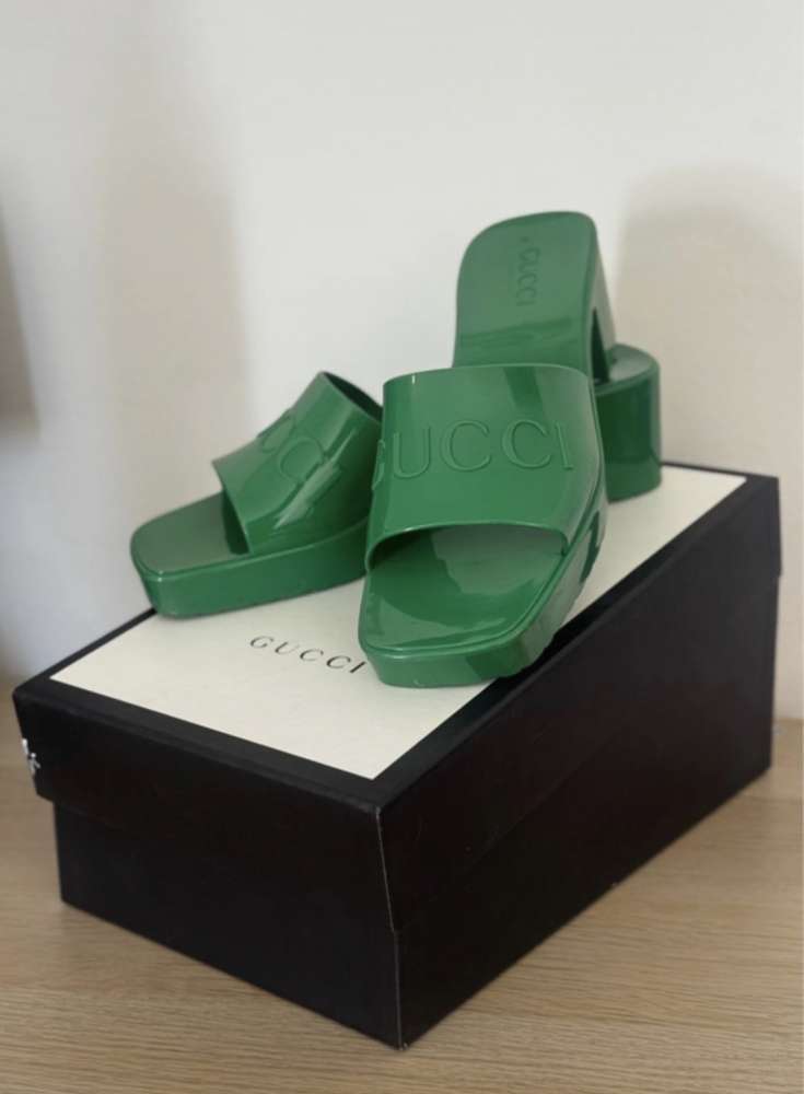 Gucci gumové sandále