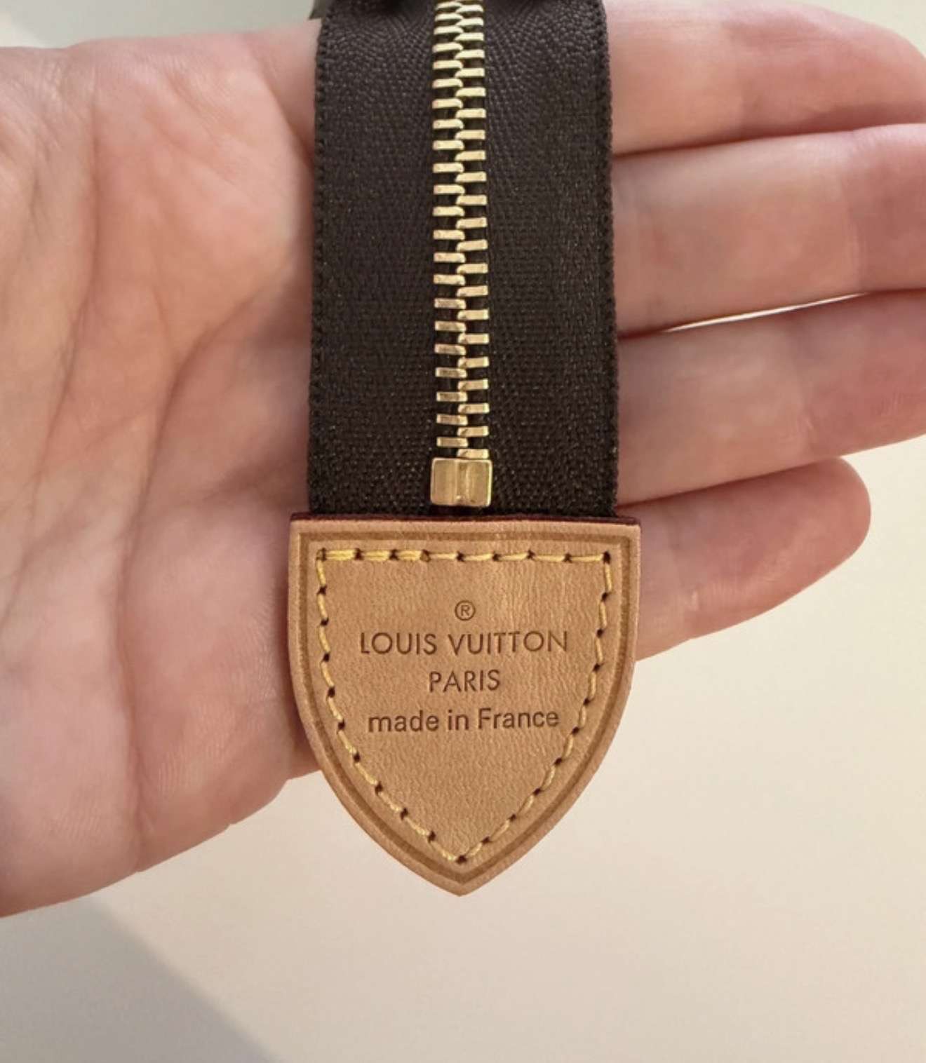 Louis Vuitton toiletka 26