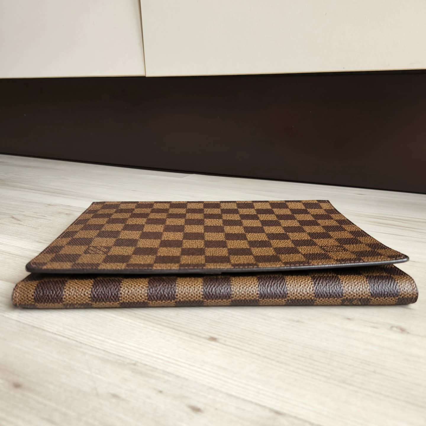 Louis Vuitton Cover