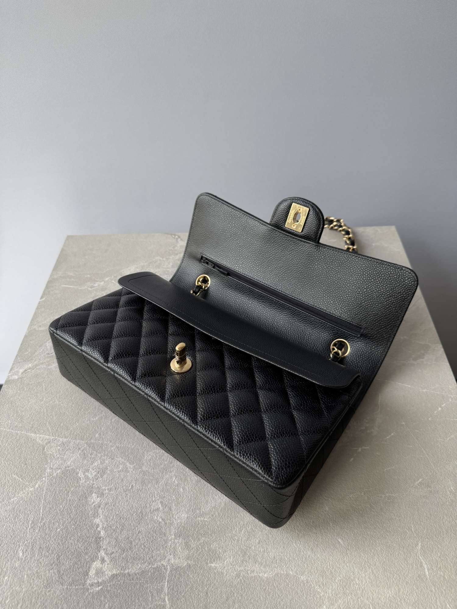 CHANEL Classic Medium Double Flap GHW Caviar Black taška kabelka