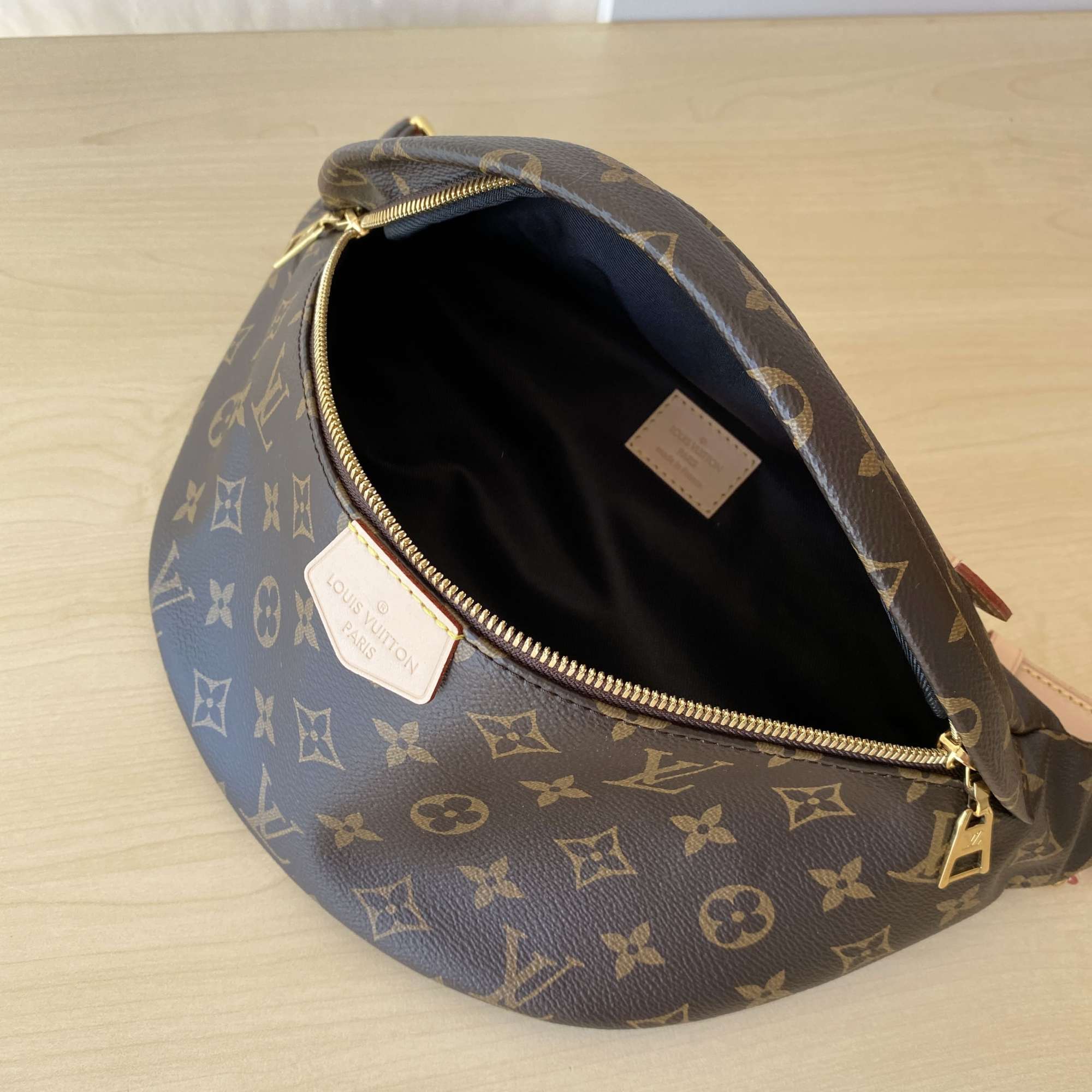 LOUIS VUITTON Bumbag taška ľadvinka | Komplet balenie + blok