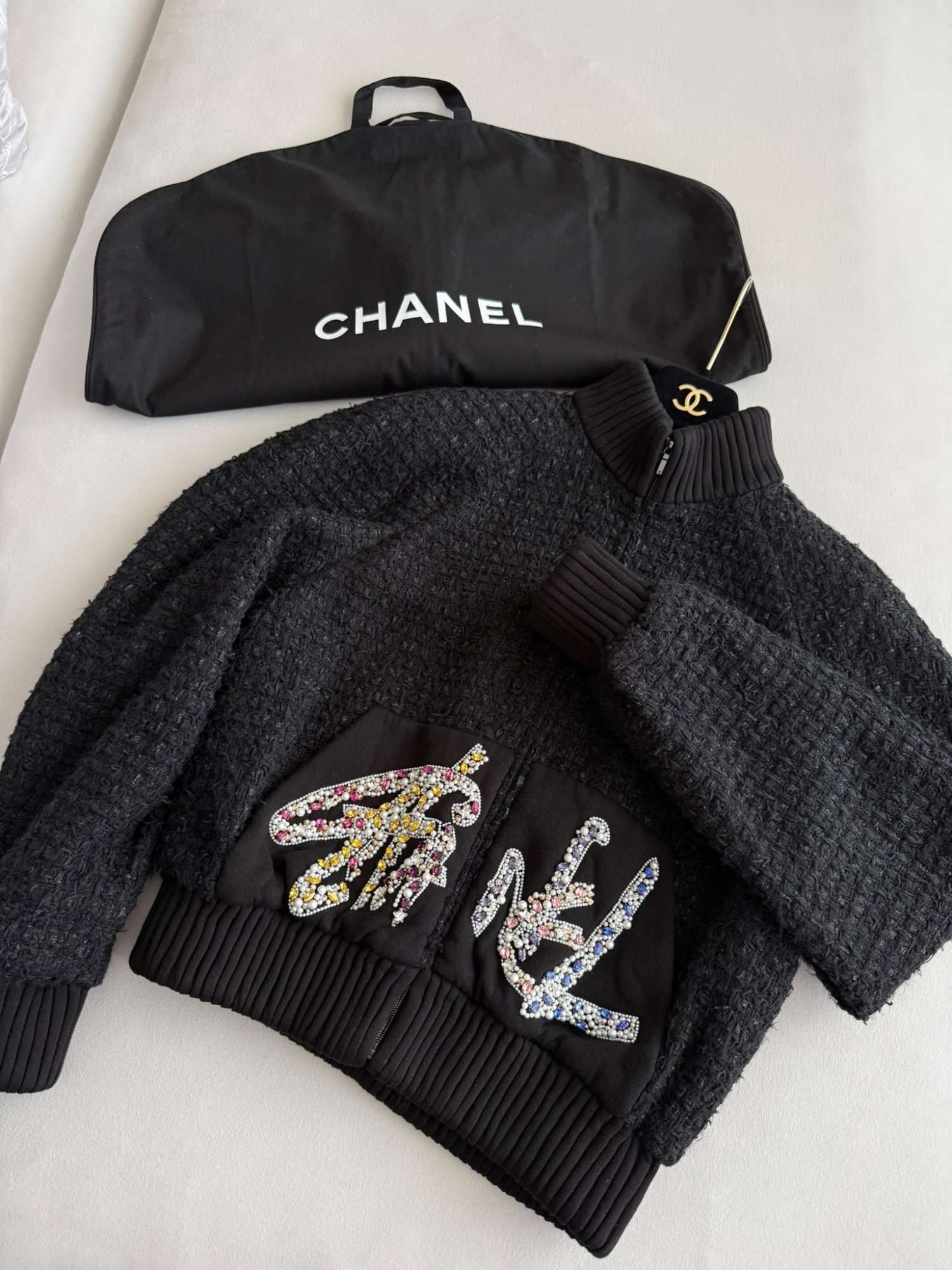 Chanel sveter