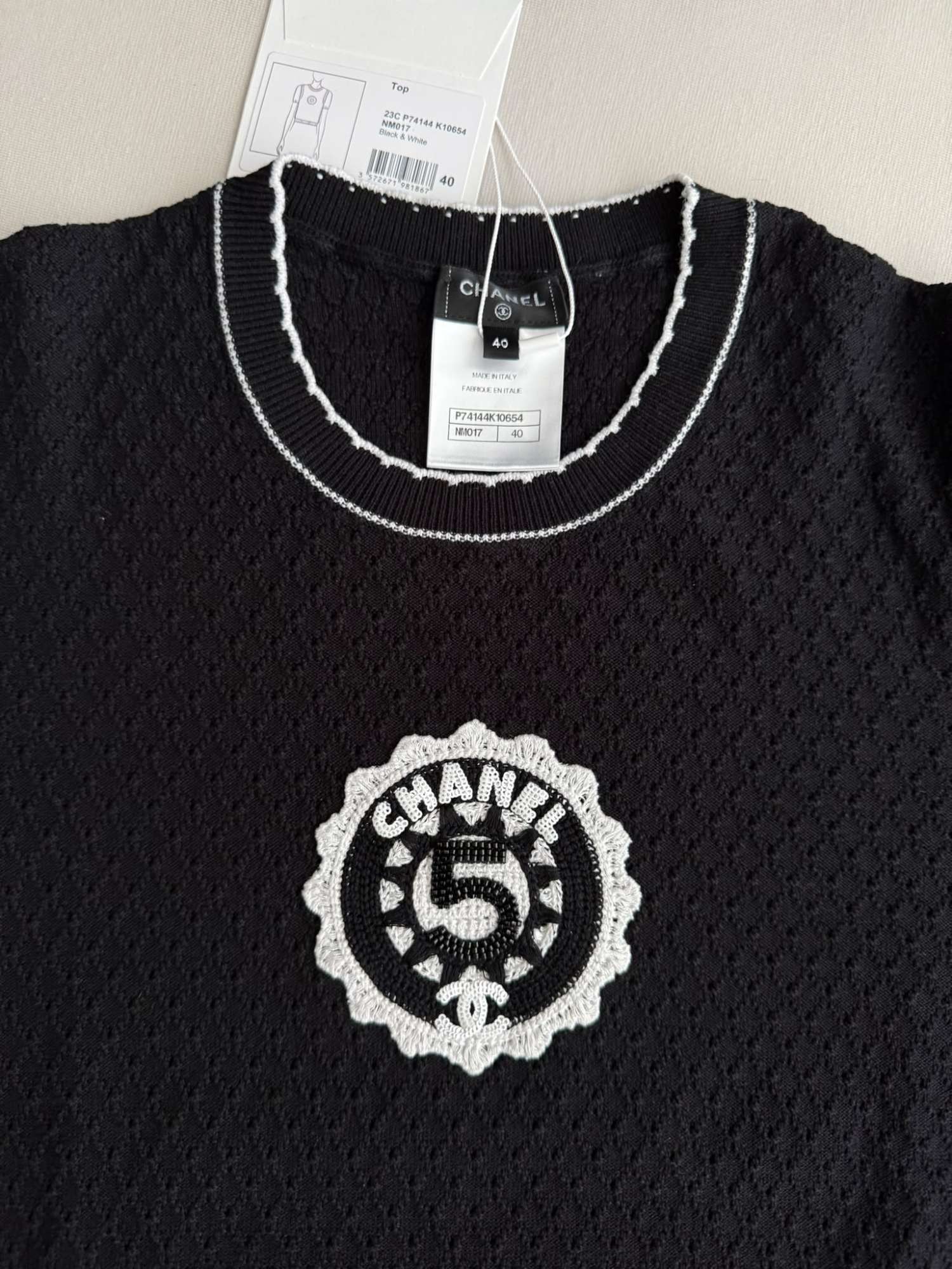 Chanel svetrík
