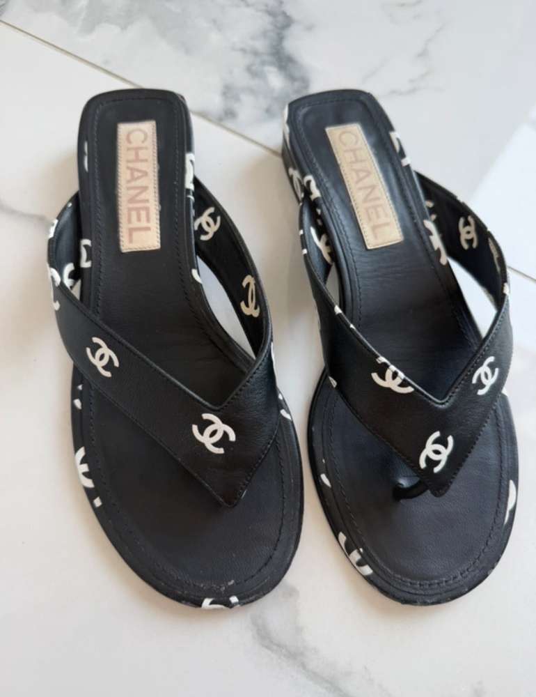 Chanel sandalky