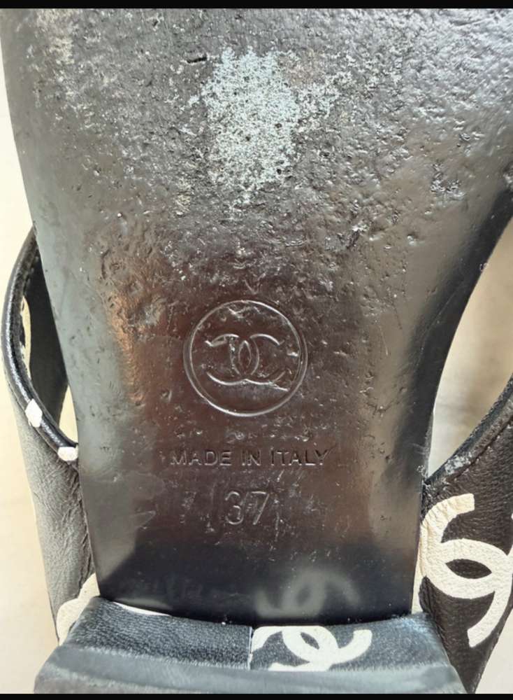 Chanel sandalky