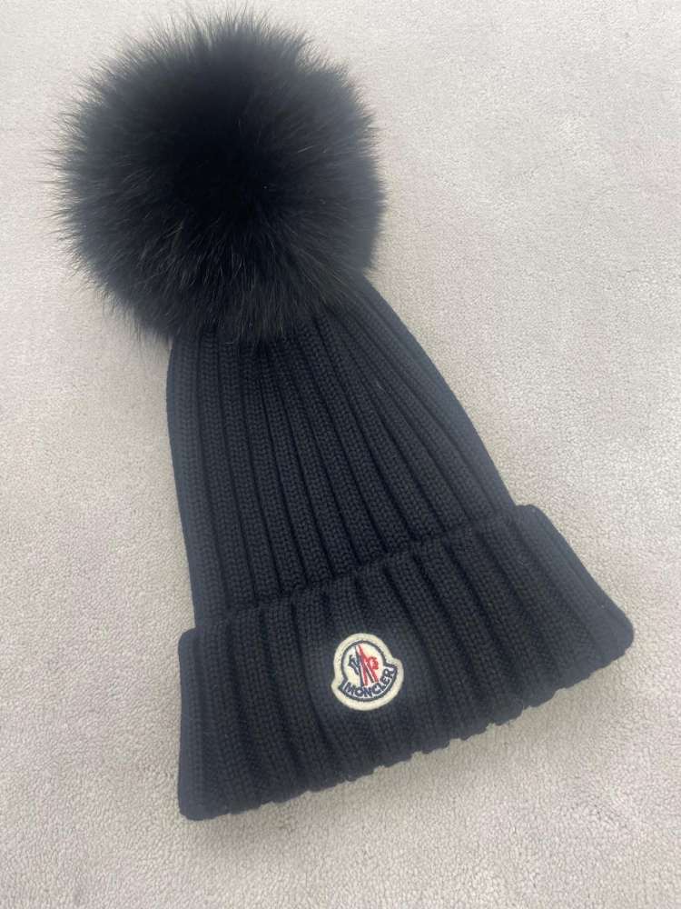 Moncler čiapka damska