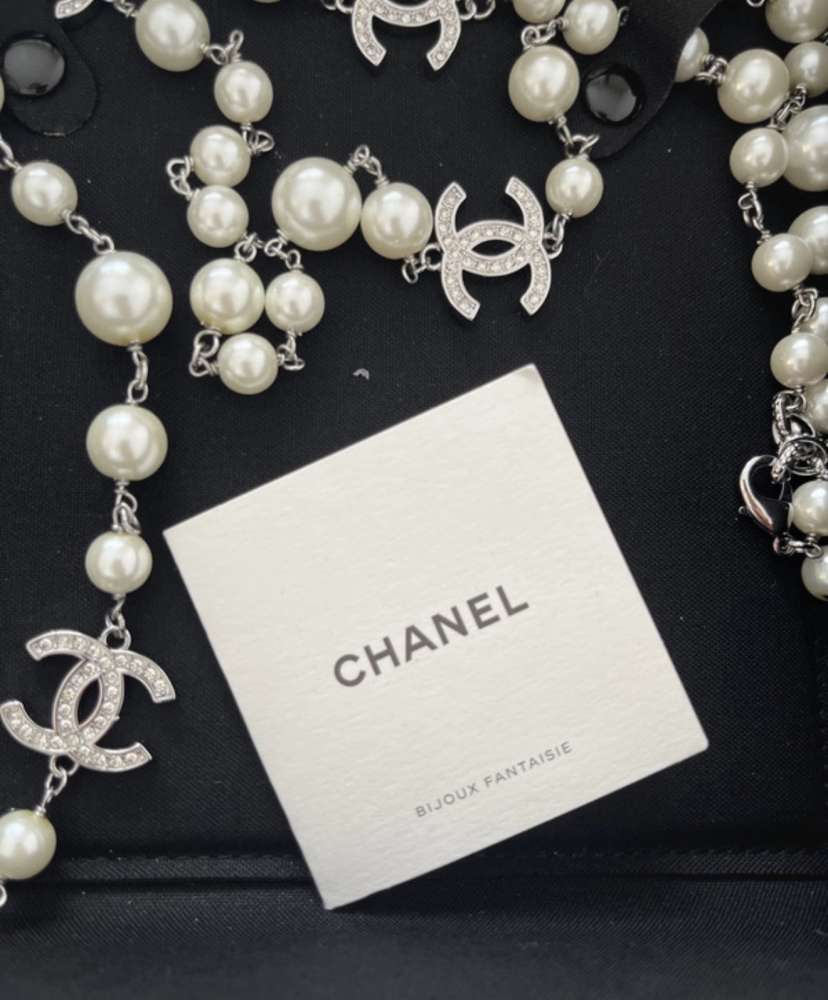 Chanel perly