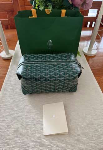 https://www.vipluxury.sk/Goyard pánsky clutch kozmetická taška