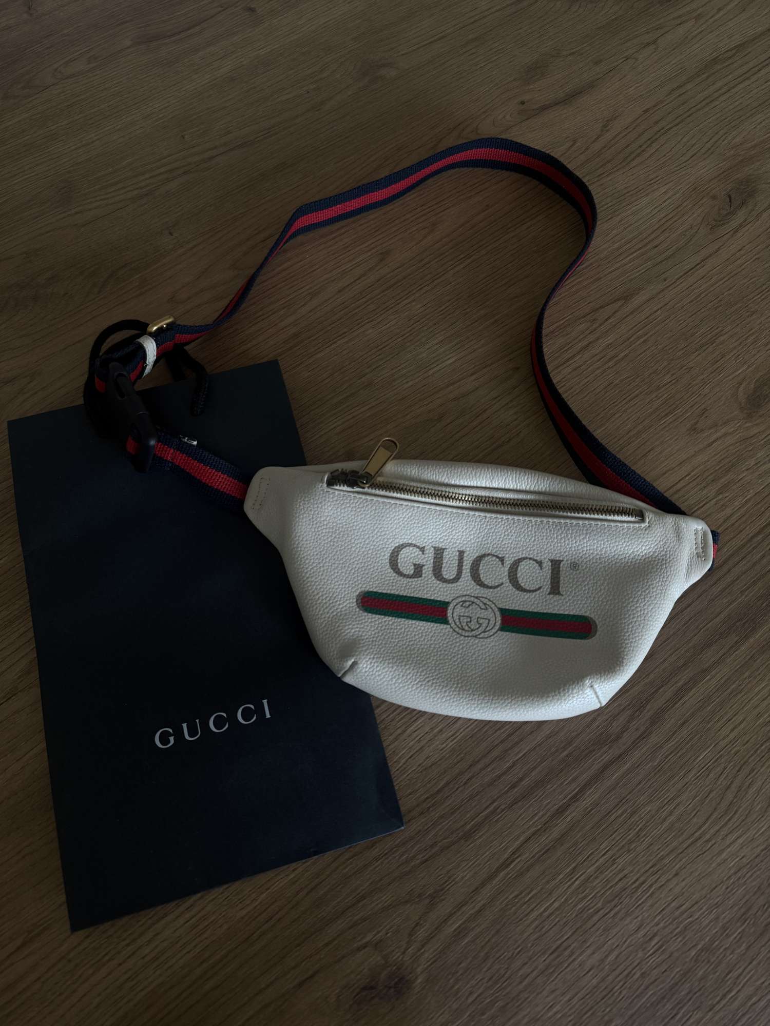 Gucci ladvinka