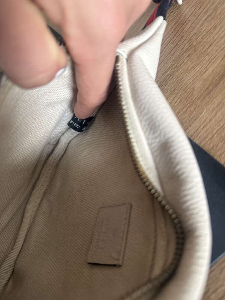 Gucci ladvinka