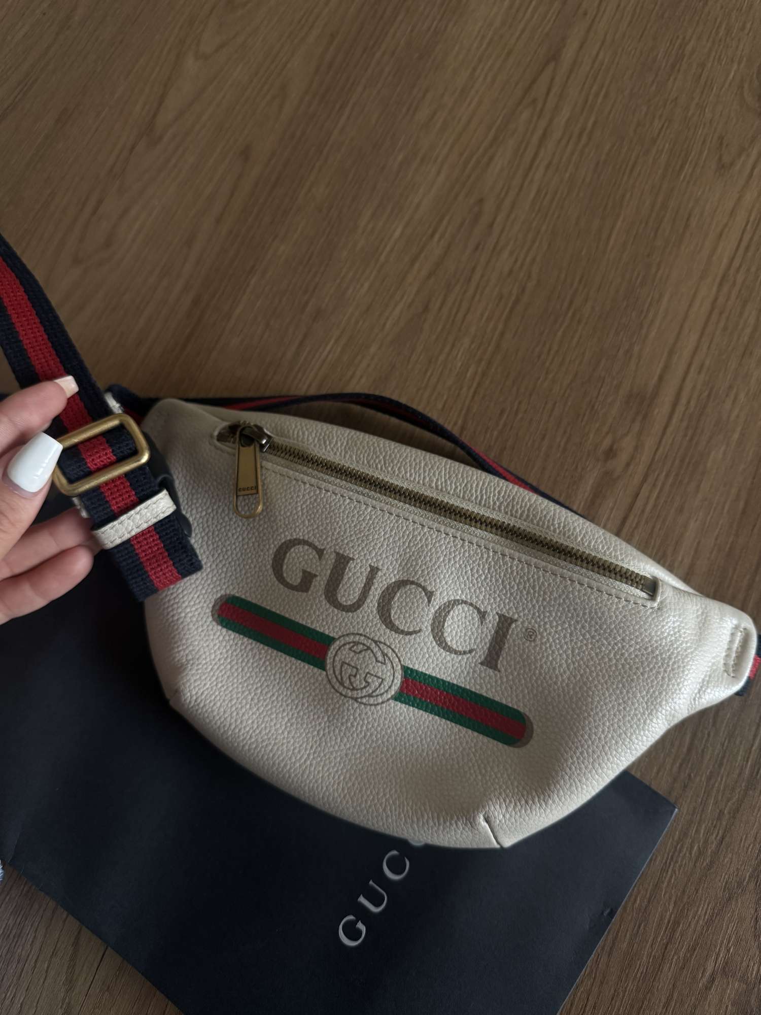 Gucci ladvinka