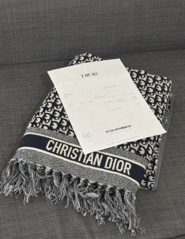 Dior uterák
