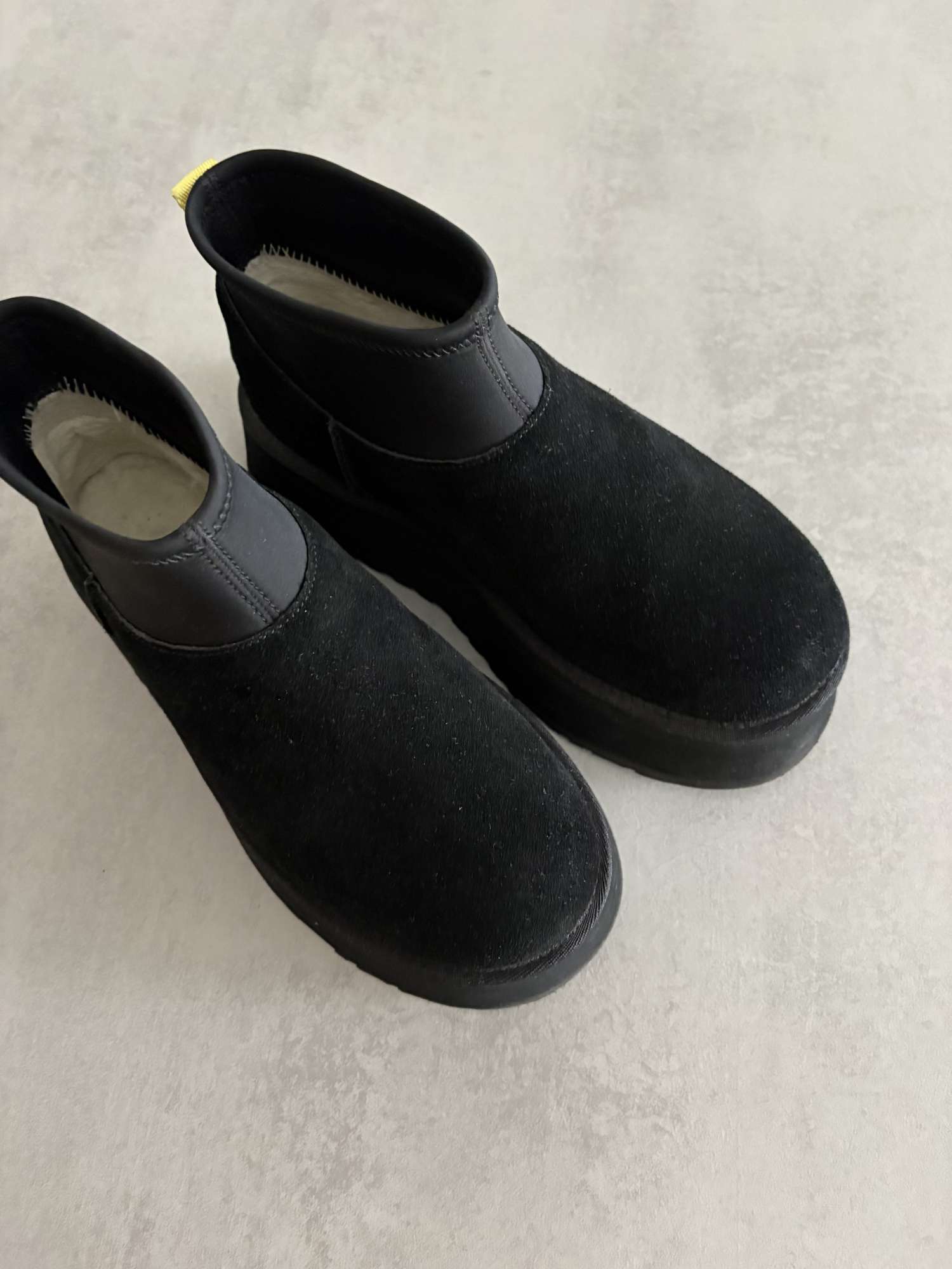 Ugg classic mini dipper, ako nové, pc 190€