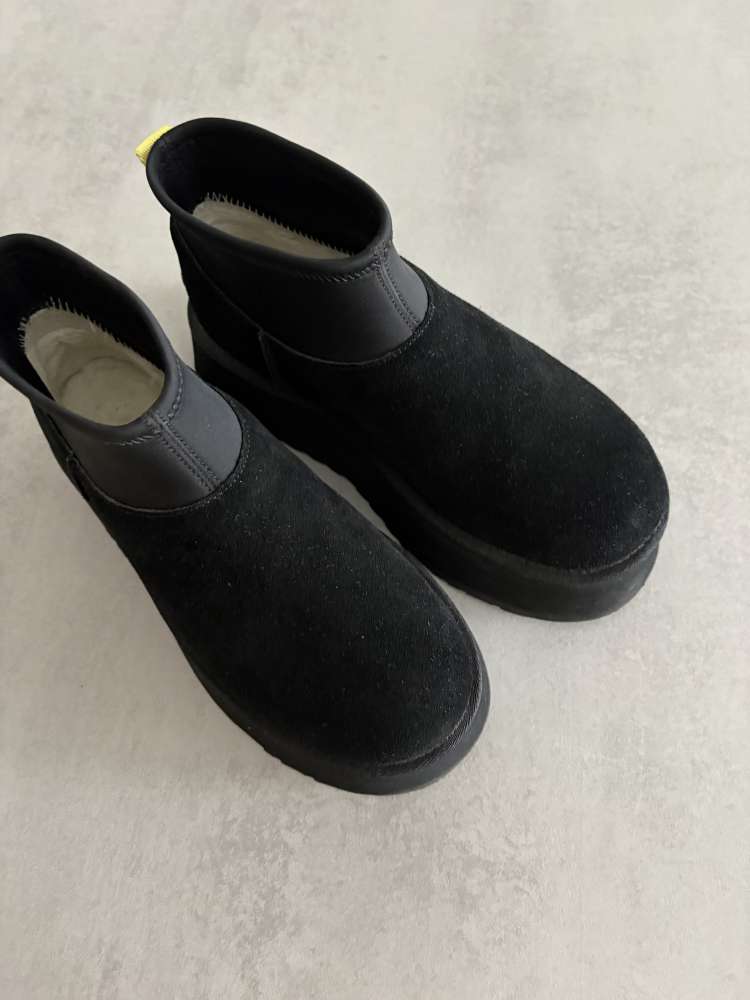 Ugg classic mini dipper, ako nové, pc 190€