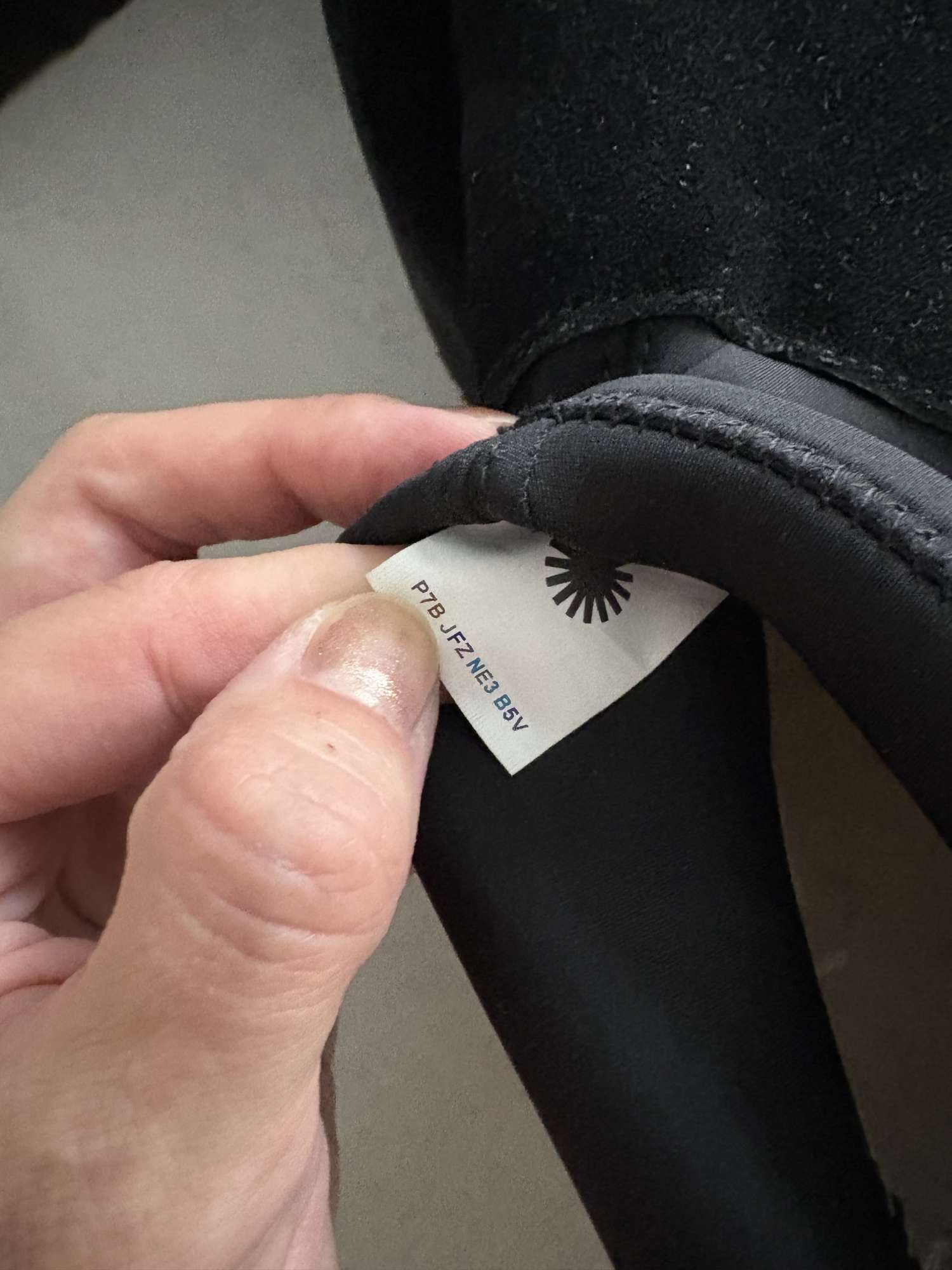 Ugg classic mini dipper, ako nové, pc 190€