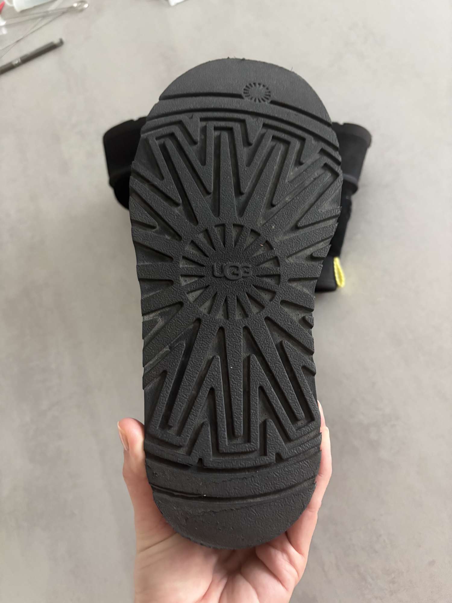 Ugg classic mini dipper, ako nové, pc 190€