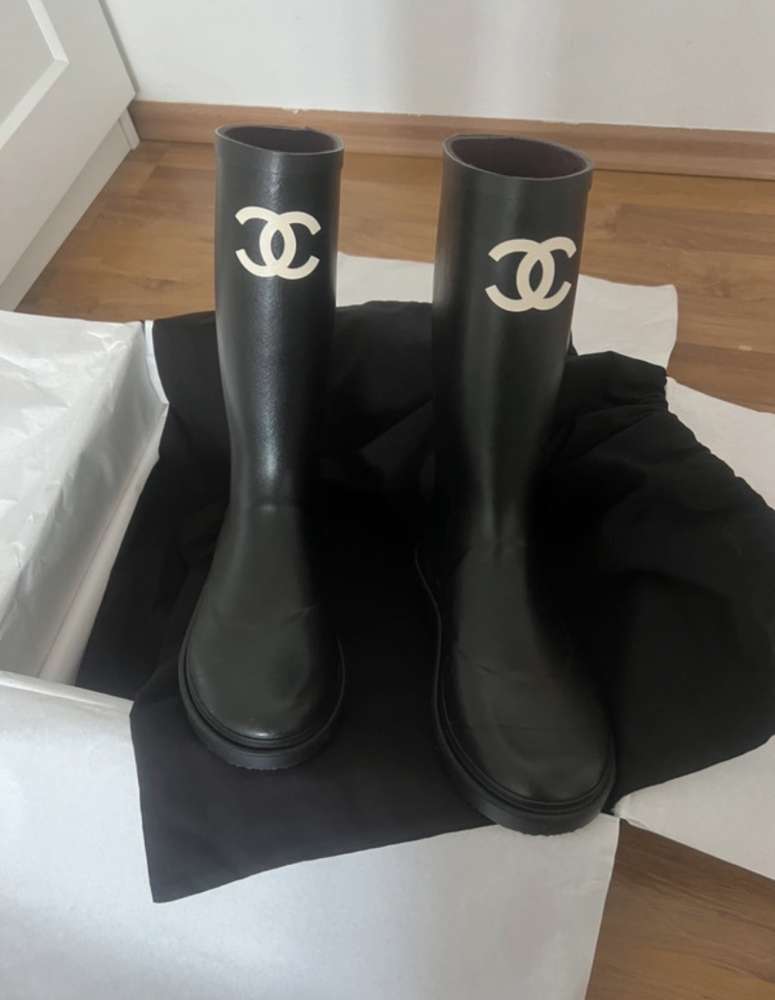 Chanel gumáky