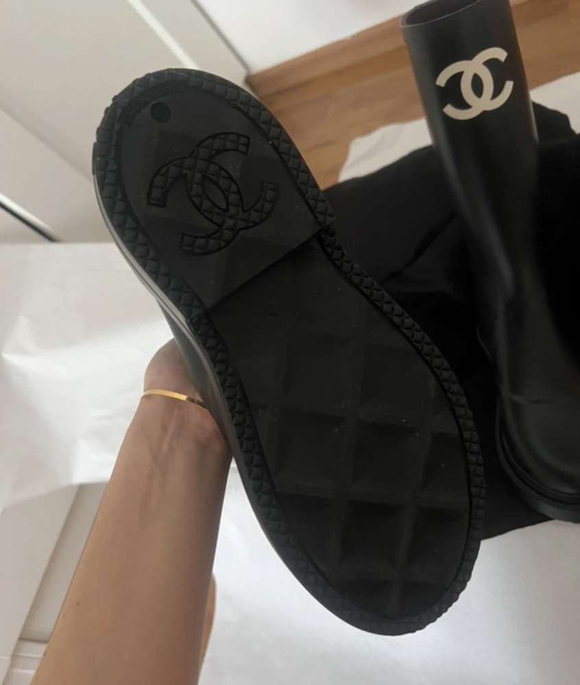 Chanel gumáky