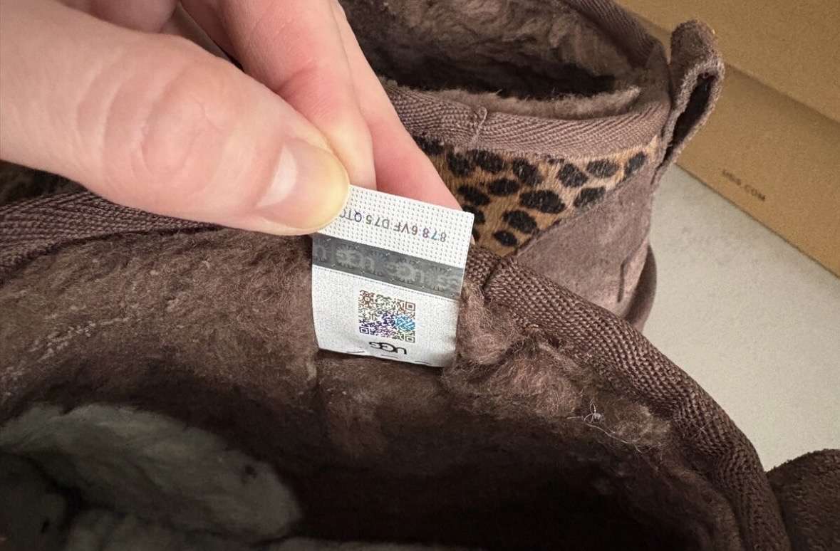 Ugg classic ultra mini caspian, so srsťou , pc 200€