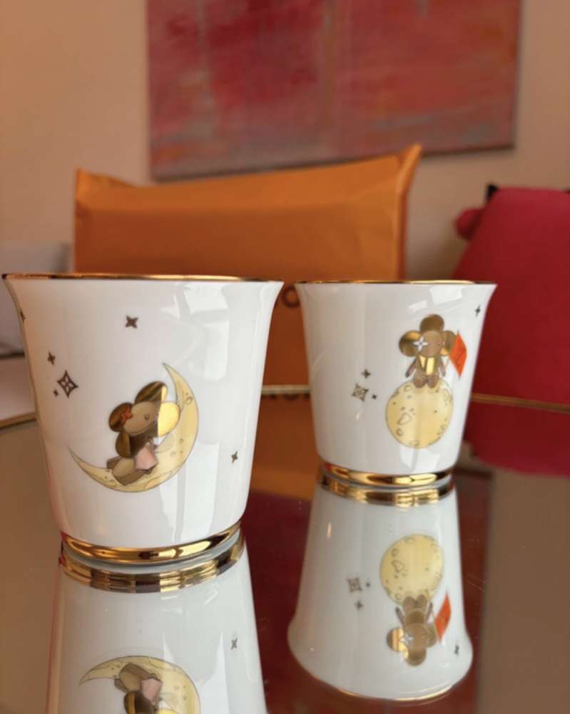Louis Vuitton taniere a šálky