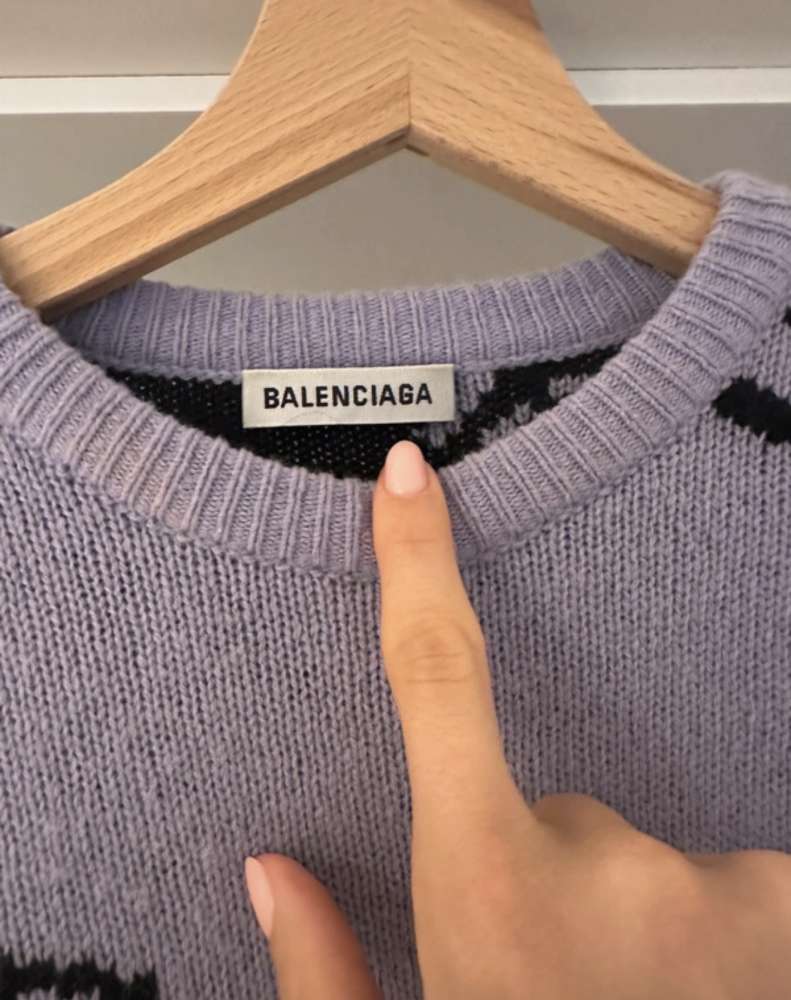 Balenciaga sveter