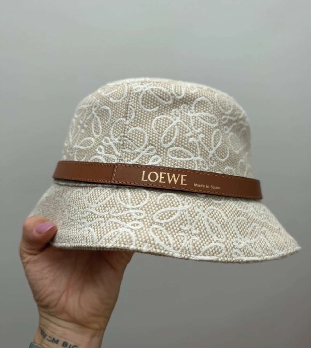 LOEWE klobúk