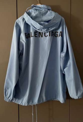 https://www.vipluxury.sk/Balenciaga Bunda