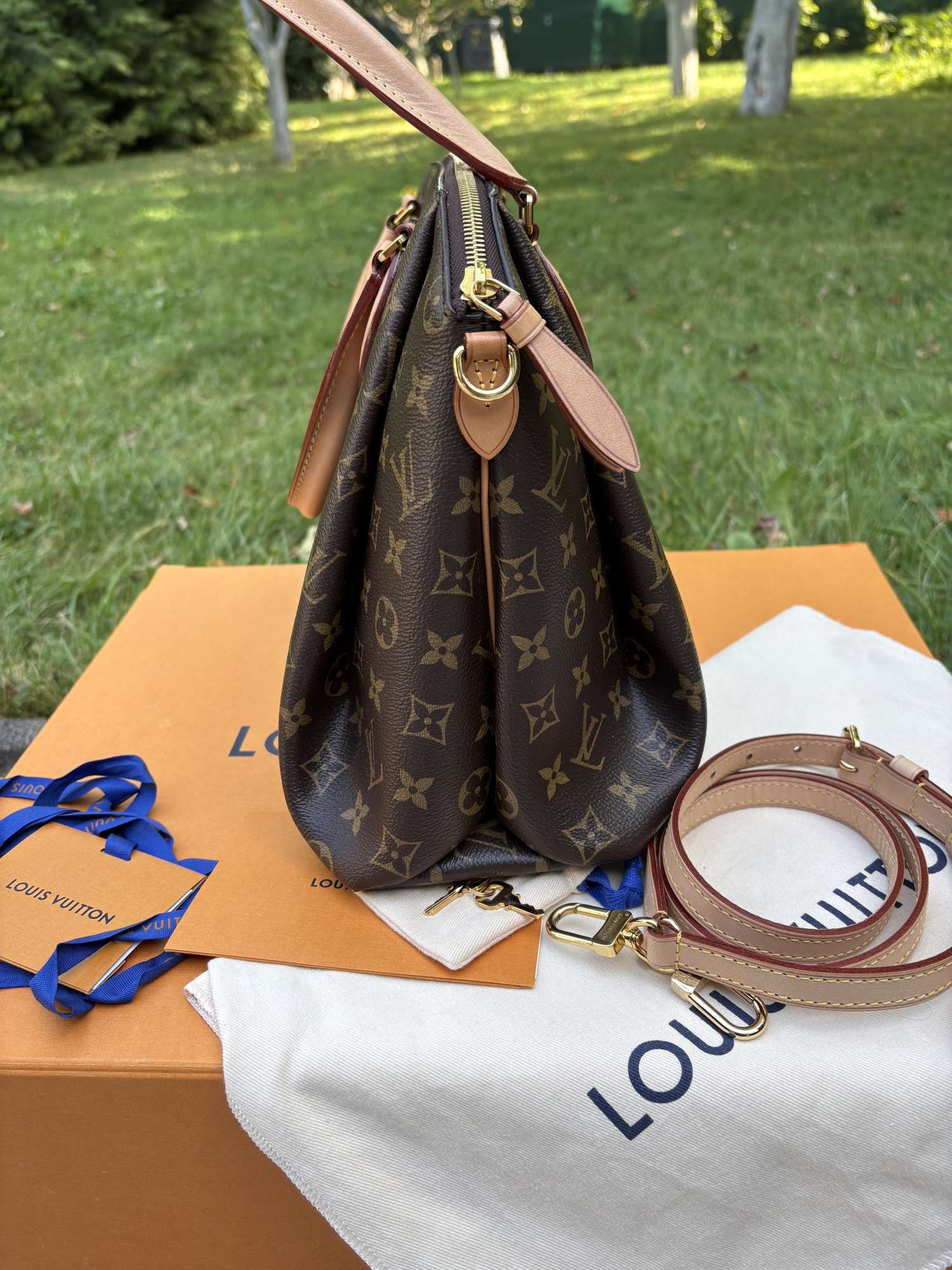 Louis Vuitton Rivoli MM crossbody / do ruky kabelka