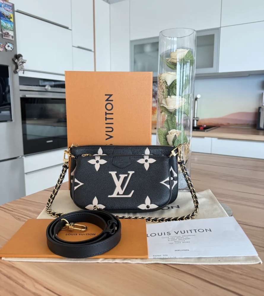 Louis Vuitton Multipochetta
