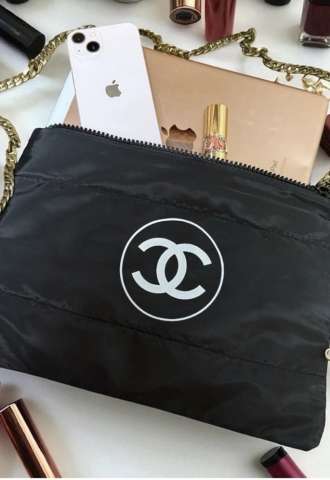 https://www.vipluxury.sk/Chanel beauty clutch
