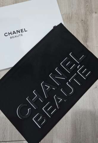 https://www.vipluxury.sk/Chanel beauty clutch