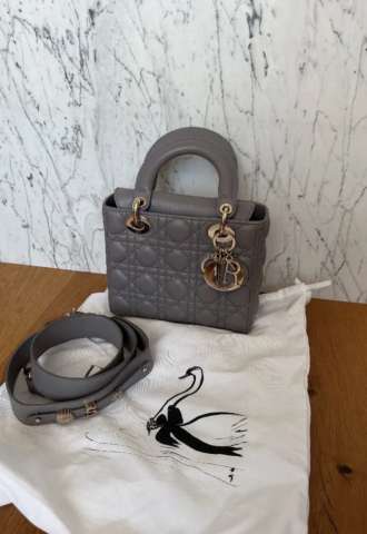 https://www.vipluxury.sk/Dior small Lady Dior